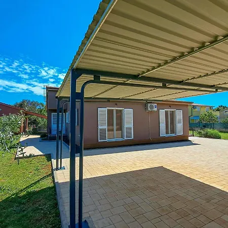 Pet Friendly In With Kitchen Feriehus