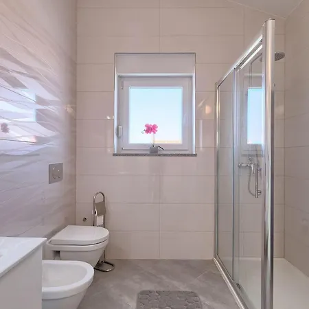 別荘 Rudi プーラ